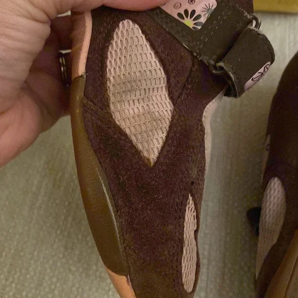 Merrell Brown Suede and Blush Pink Floral Velcro Aqua Lined Girls Size 1 - Picture 8 of 14